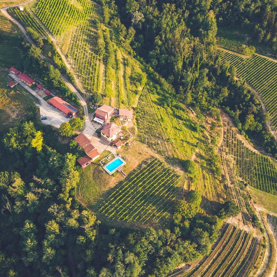 Tenuta Monteoliveto - Family Cottage - Agriturismo Nelle Langhe Vesime Exterior photo